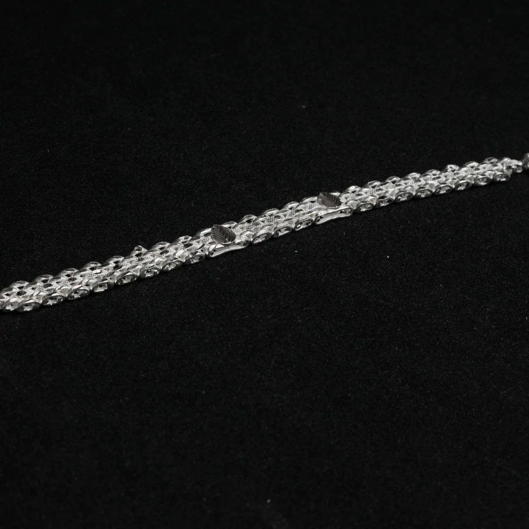 Leaf Design Bracelet