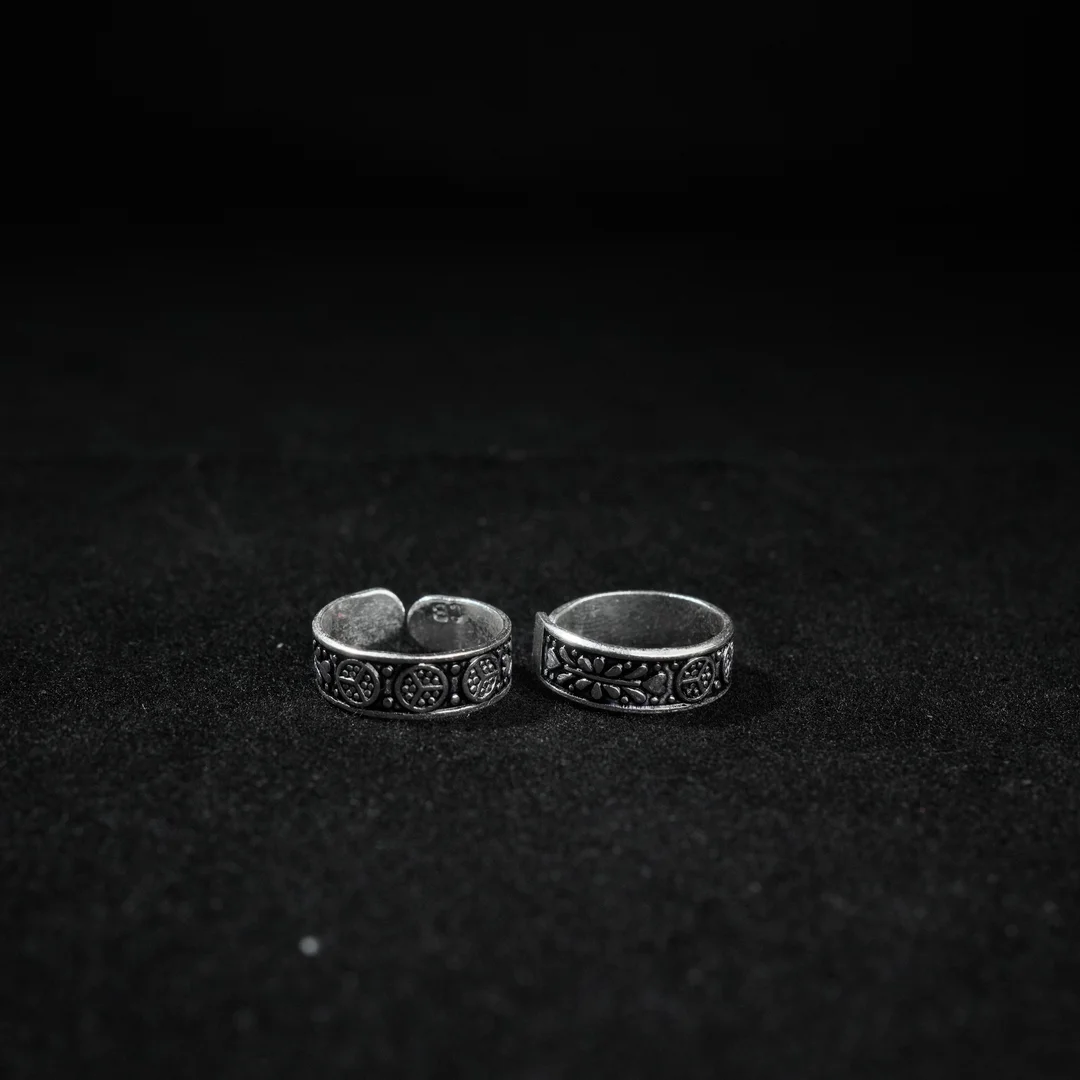 Circle Dot Design Toe Ring