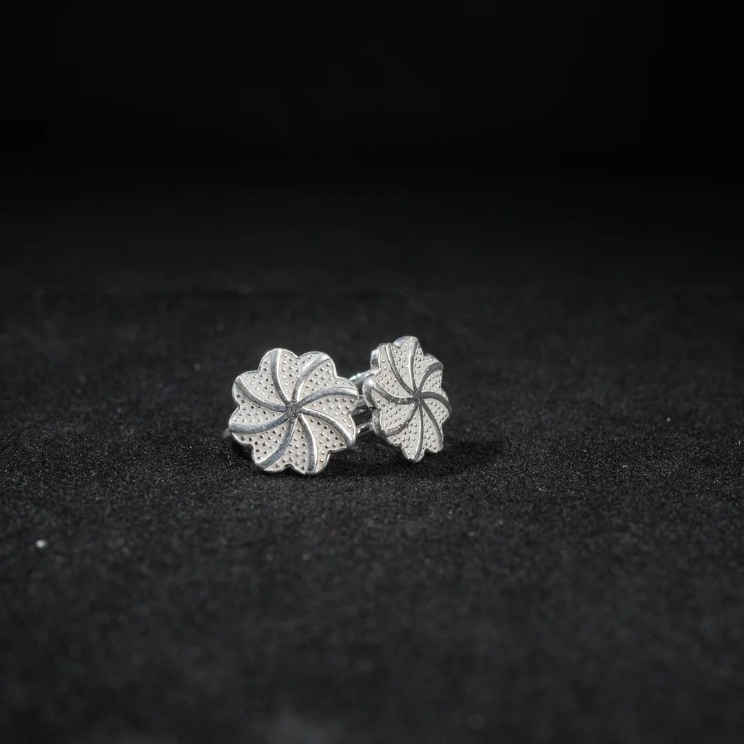 White Flower design Toe Ring