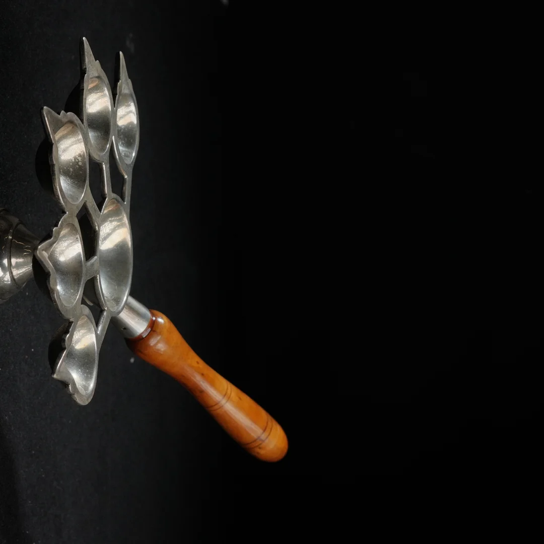 Wooden Handle Design Dipa