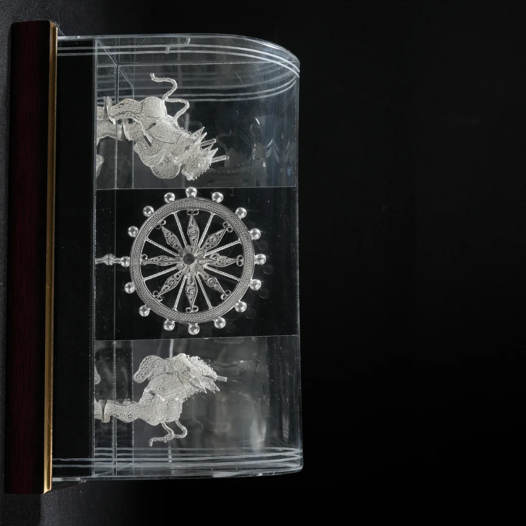 Horses & Konark Wheel Idol Box