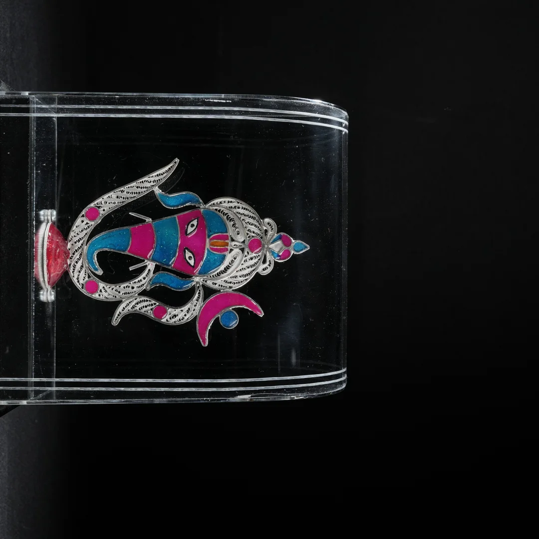 Om Design Idol Box
