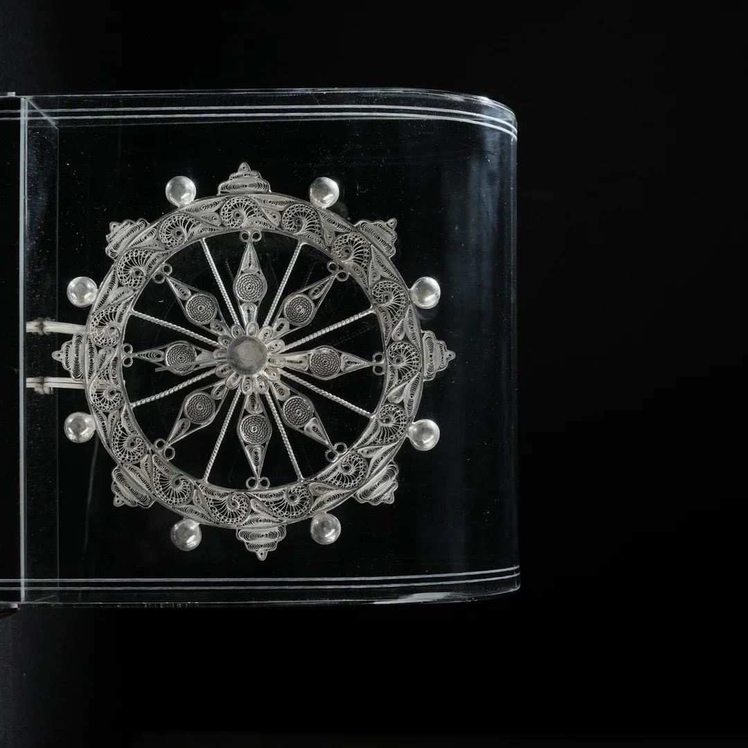 Konark Wheel Twist Design Gift Item